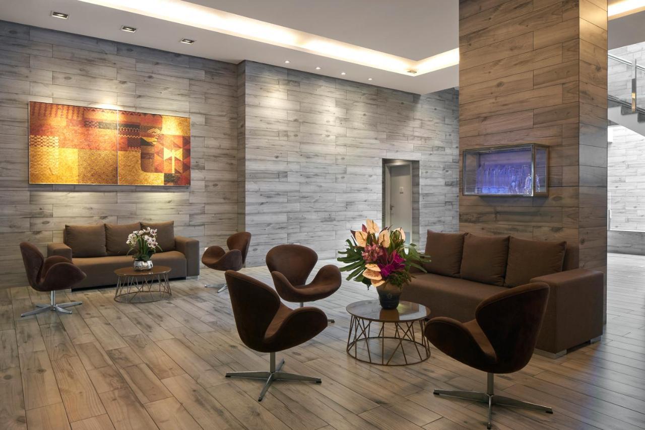 Hotel Radisson Blu Belo Horizonte Savassi Exterior foto The lobby of the hotel