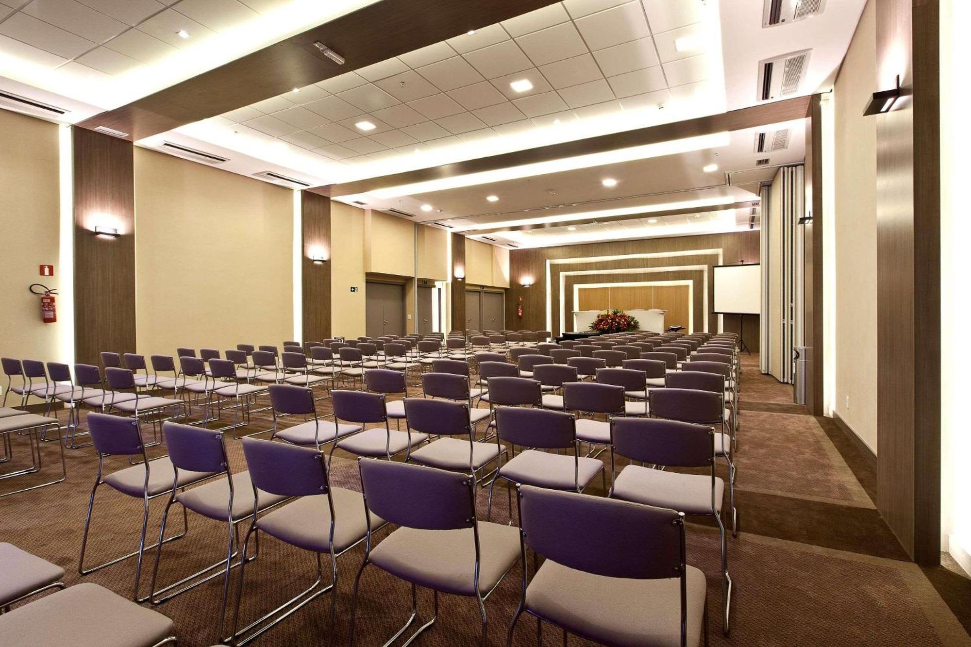 Hotel Radisson Blu Belo Horizonte Savassi Exterior foto Meeting room